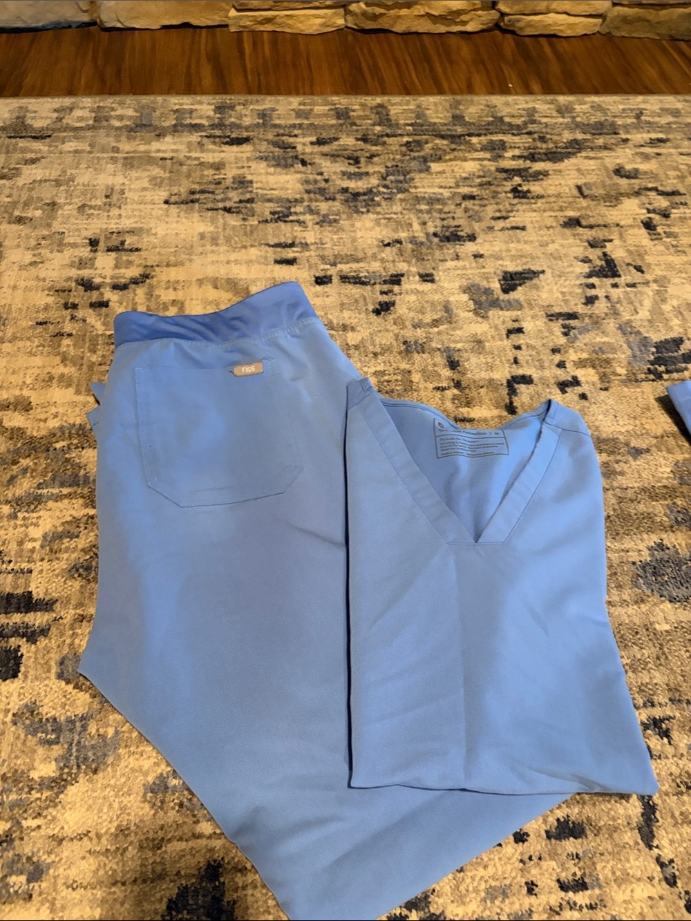 Figs Women's Light Blue Scrub Top & Jogger Pants Set